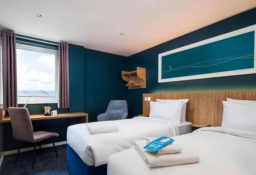 Travelodge London Central Bank-1