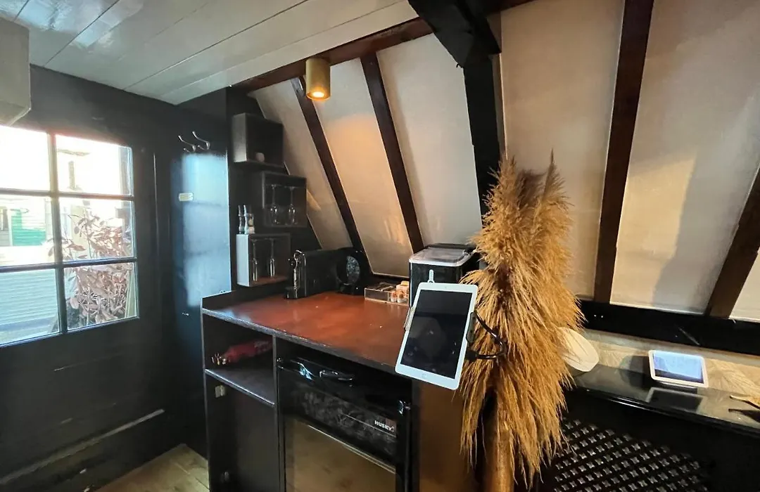 The smallest hotel in Amsterdam-1