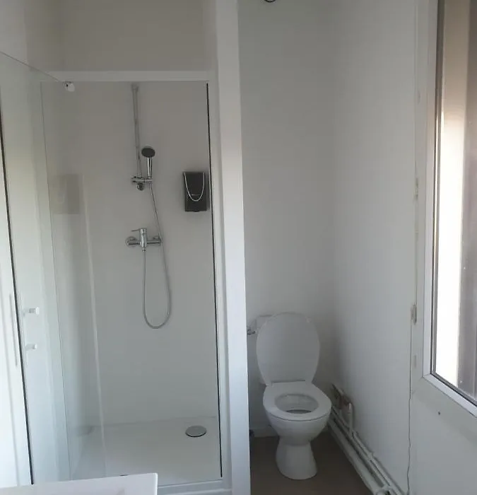 Hotel Aux Bons Amis-1