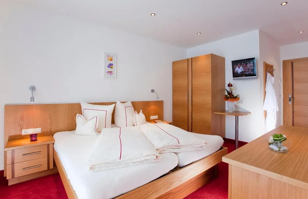 Hotel Garni Auriga-1