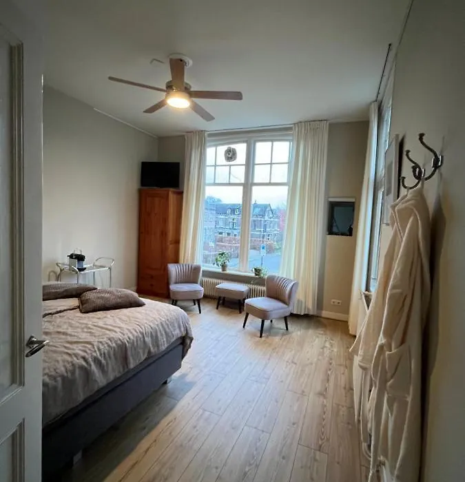 Luxe Kamer In Stadsvilla, Gratis Parkeren!-1