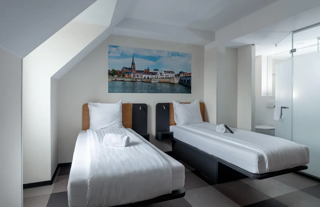 Easyhotel Maastricht City Centre-1