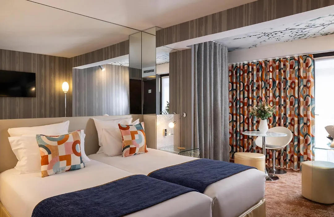 Le 7 Eiffel Hotel By Malone-1