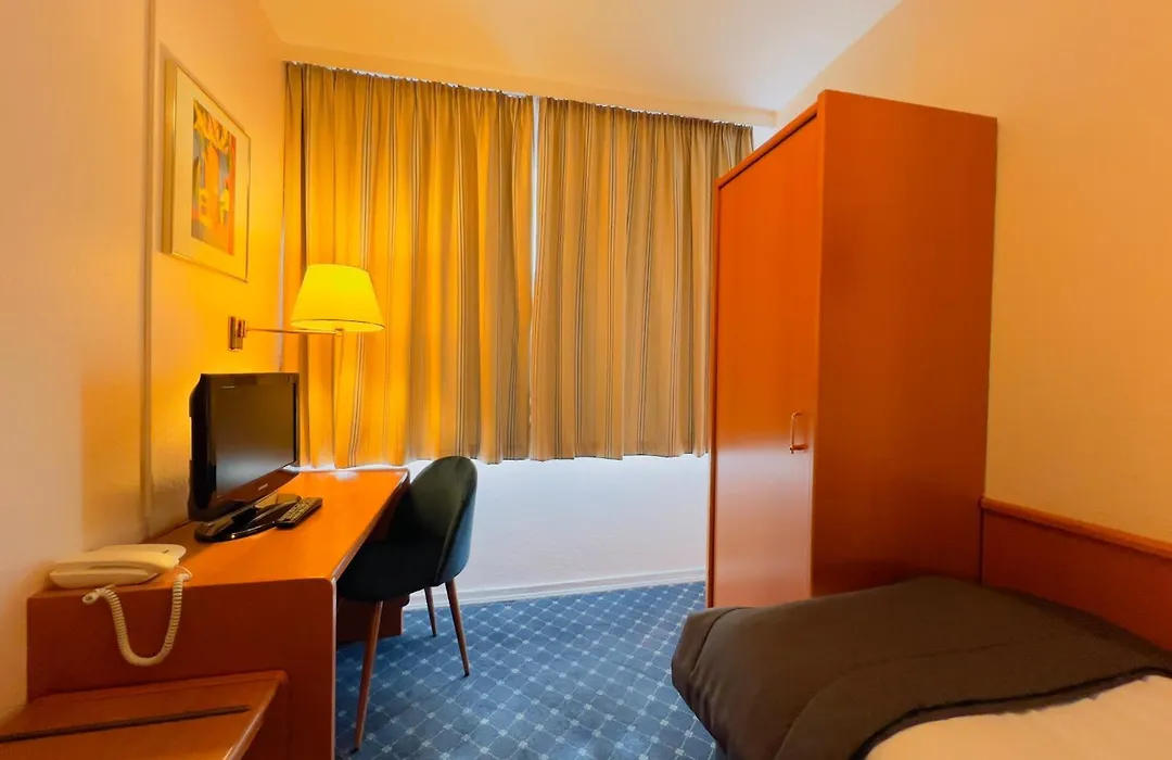 Elbbruecken Hotel-1