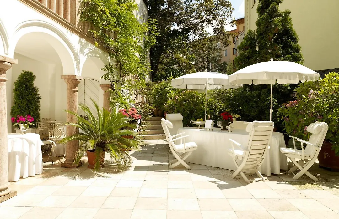 Hotel Opera-1