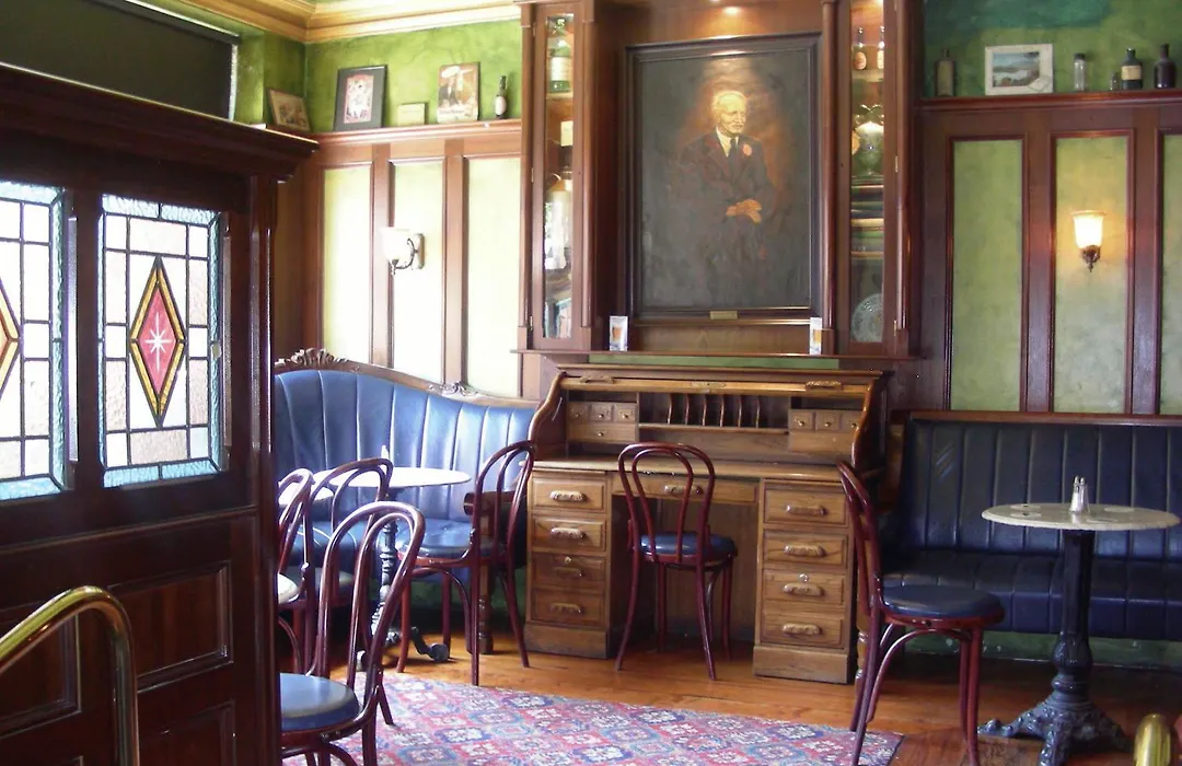 O'Neills Victorian Pub & Townhouse-1