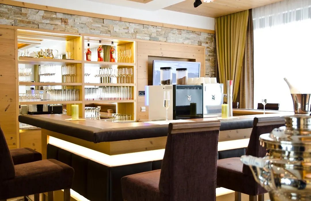 Hotel Garni Arosa-1