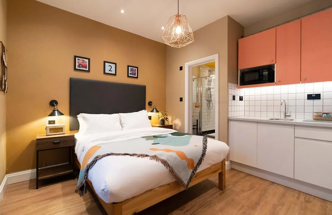 Room2 London Hammersmith Townhouse-1