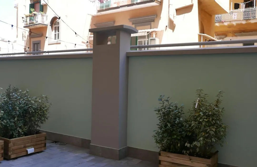 Re Lazzarone Suite-1