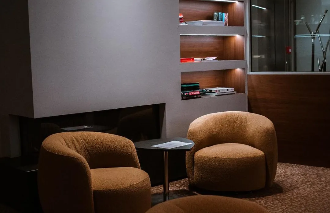 Square Hotel-1