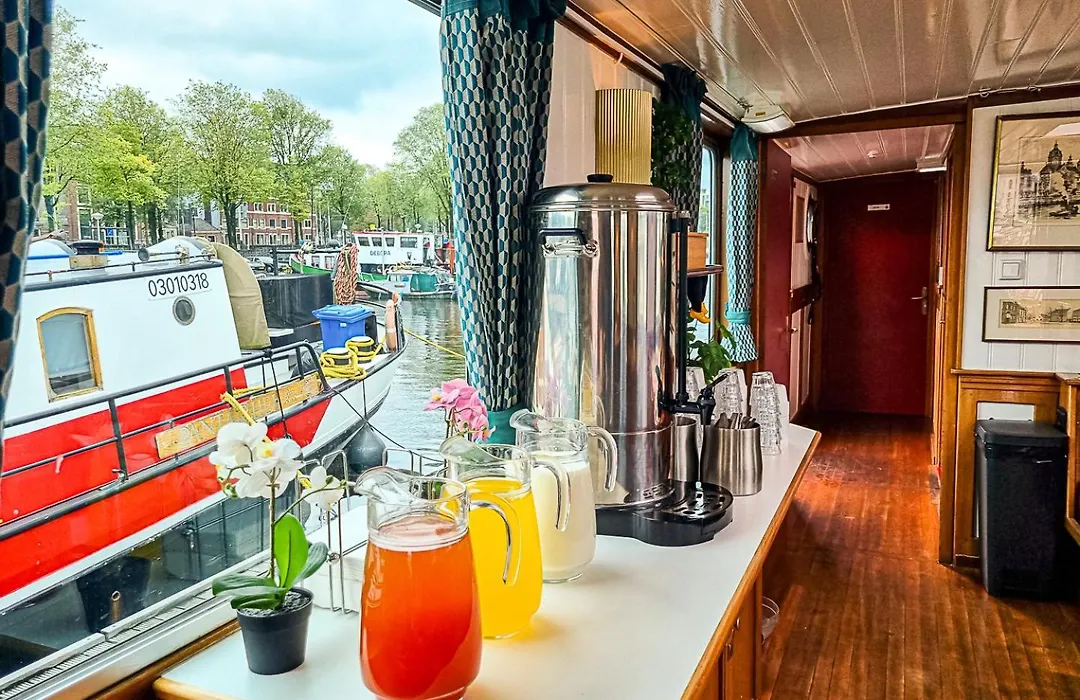 Amsterdam Hotelboat-1