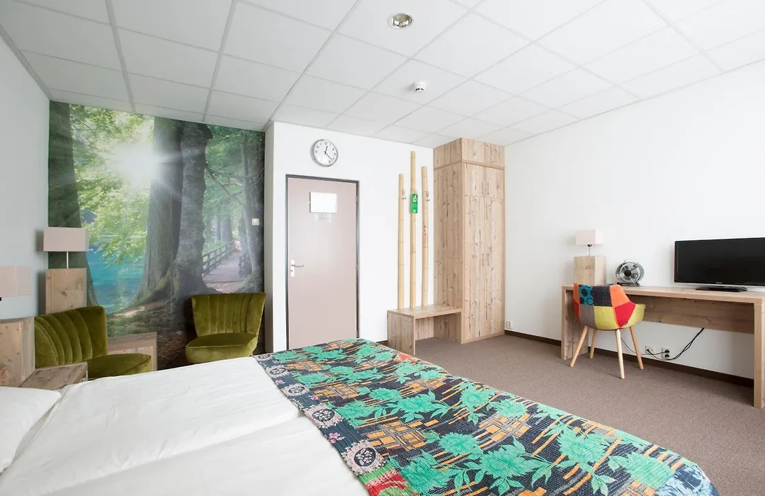 Forest Hotel-1
