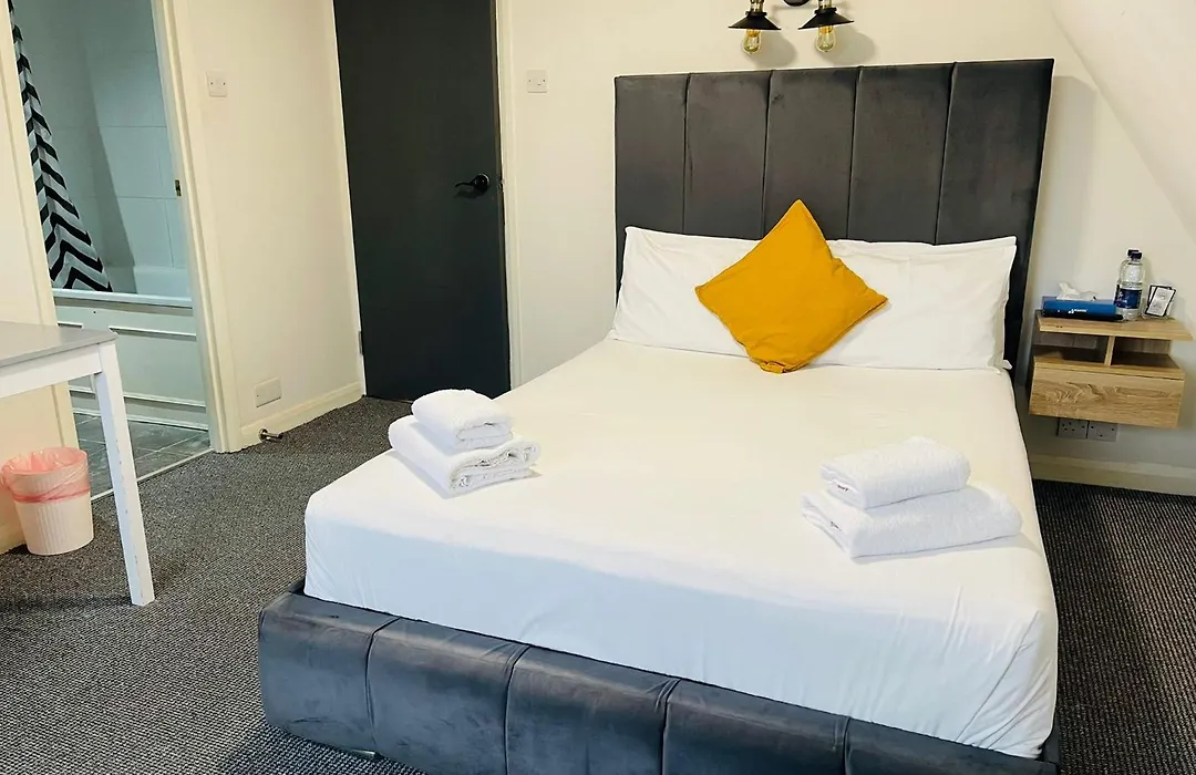 Woodford Hotel-1