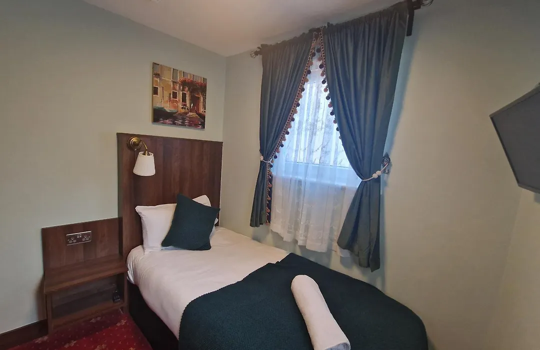 Lyndon Guesthouse-1