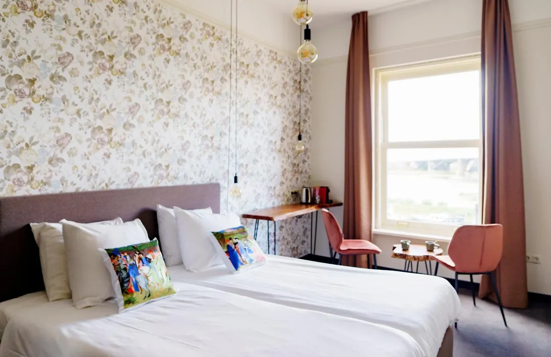 Hotel Courage Waalkade-1