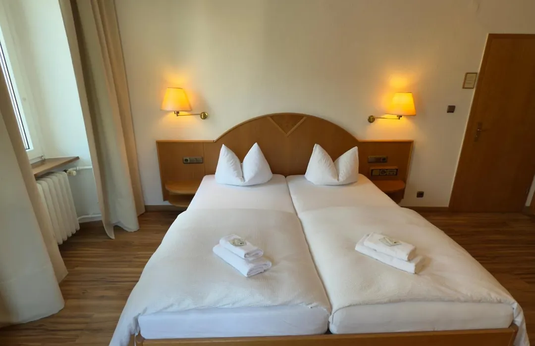Hotel "Zur Schoenen Aussicht"-1