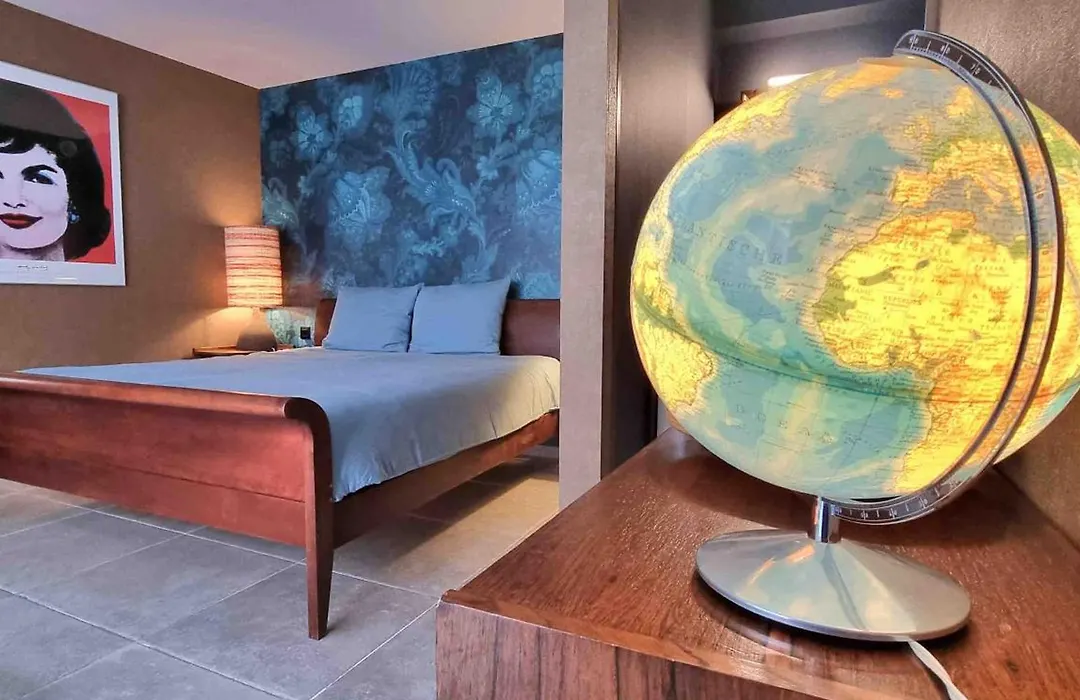 La Chevre Folle - Stay In Style With Free Basic Selfservice Breakfast-1