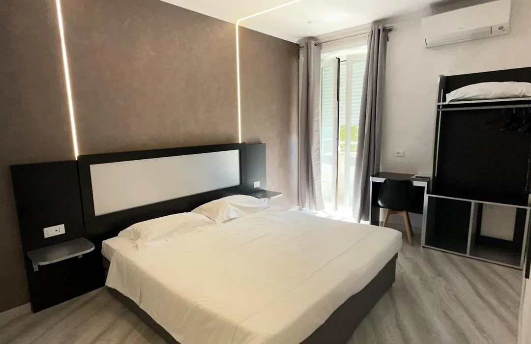 Hotel Laura-1