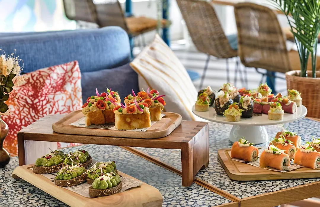 Hotel Chromatics & Restaurant Hill Club By Happyculture-1