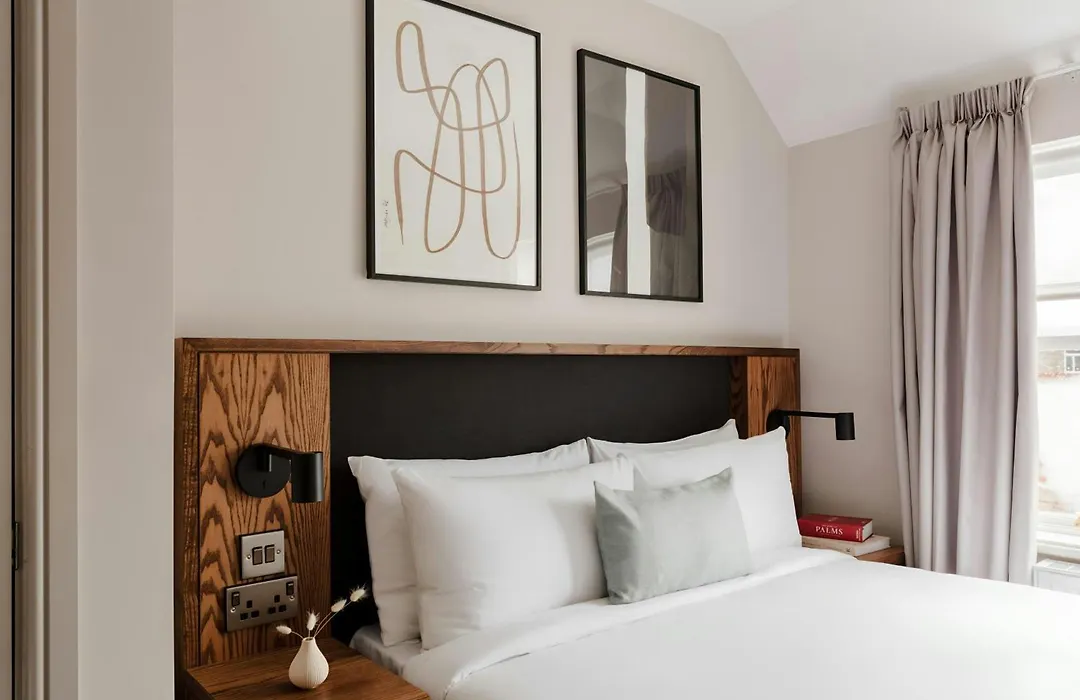 The Leeson Inn-1