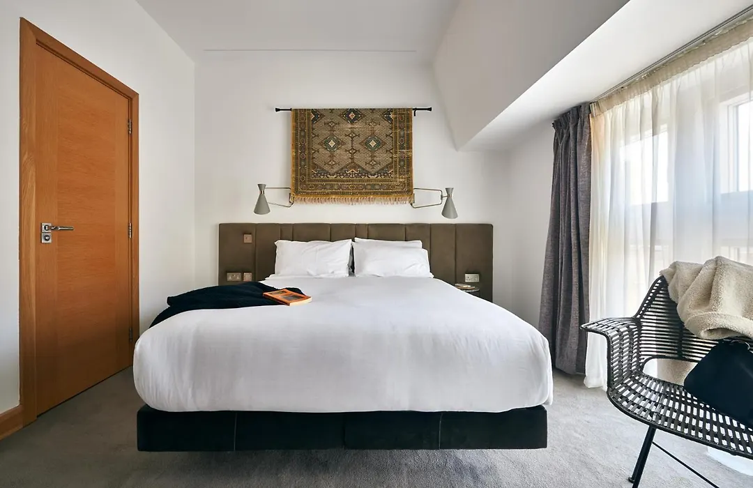 Libere London Edgware Road-1
