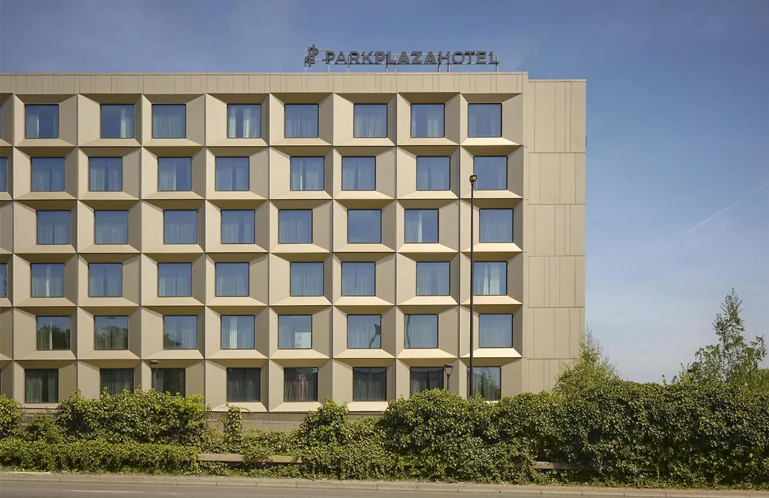 Park Plaza London, Park Royal-1