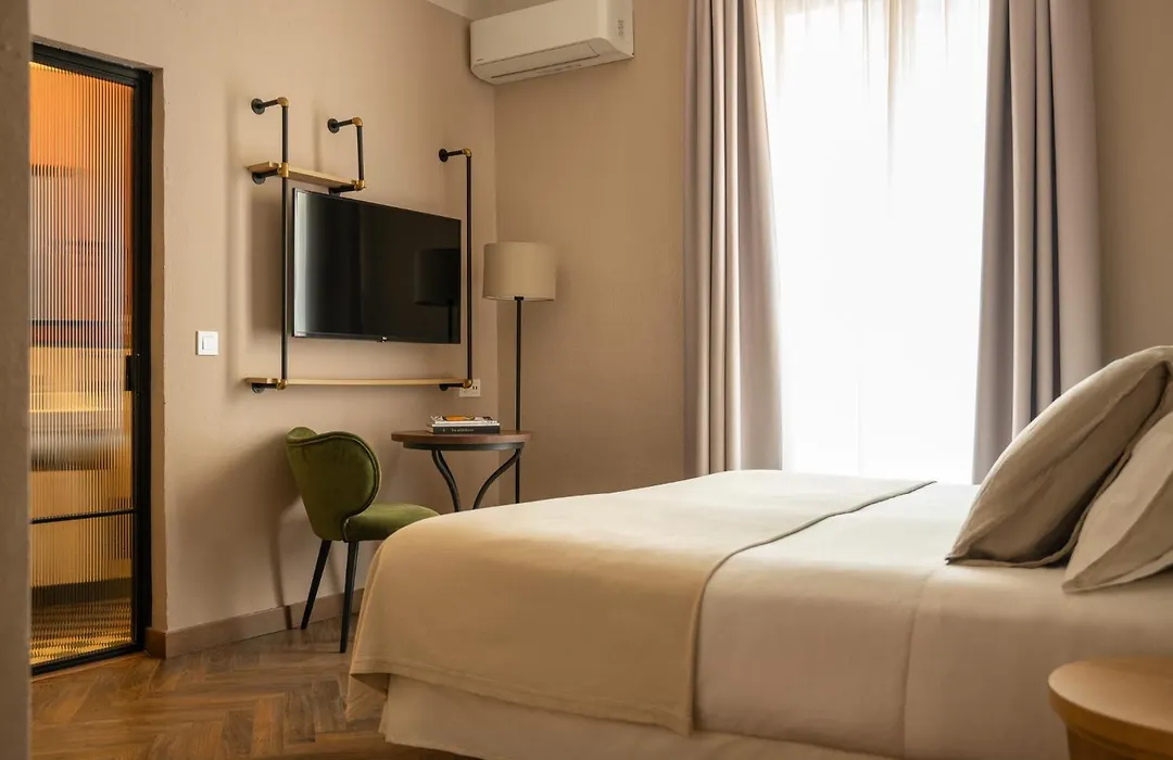 Honest Sevilla Hotel-1