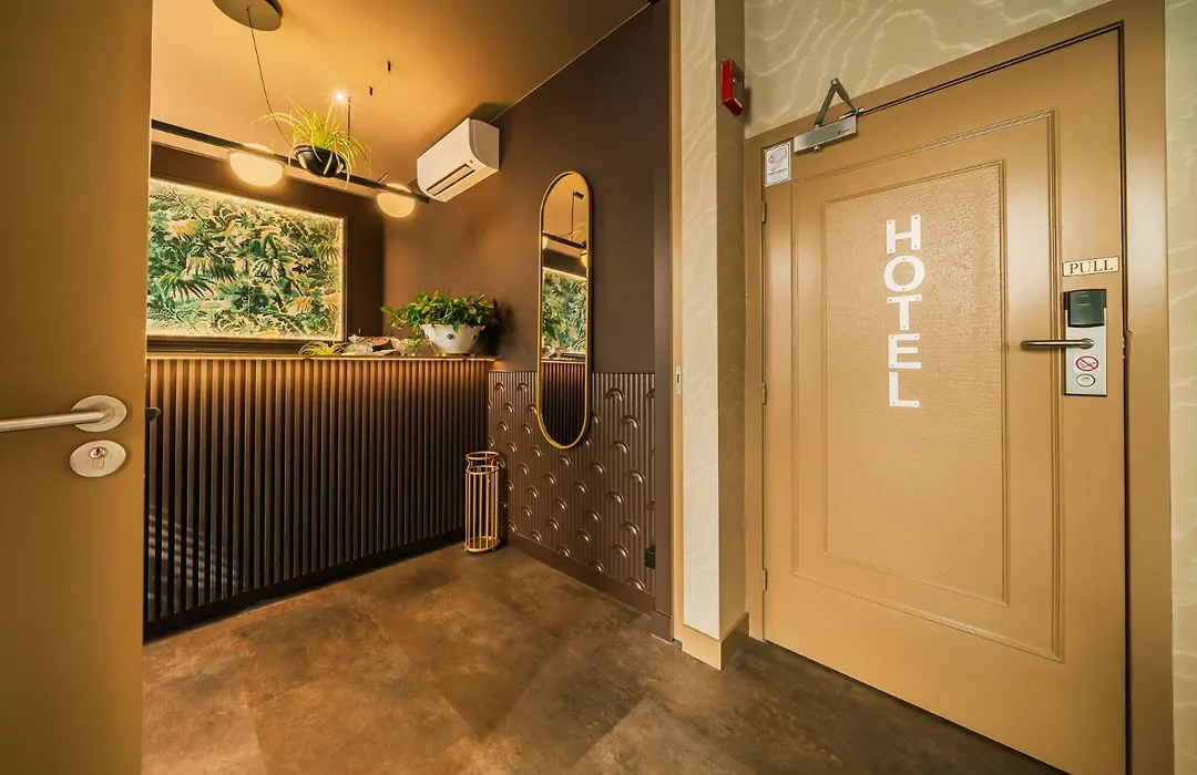 Hotel Tropicana-1