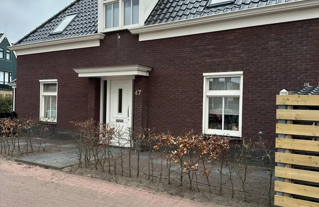 Logies en koffie achter de diek-1