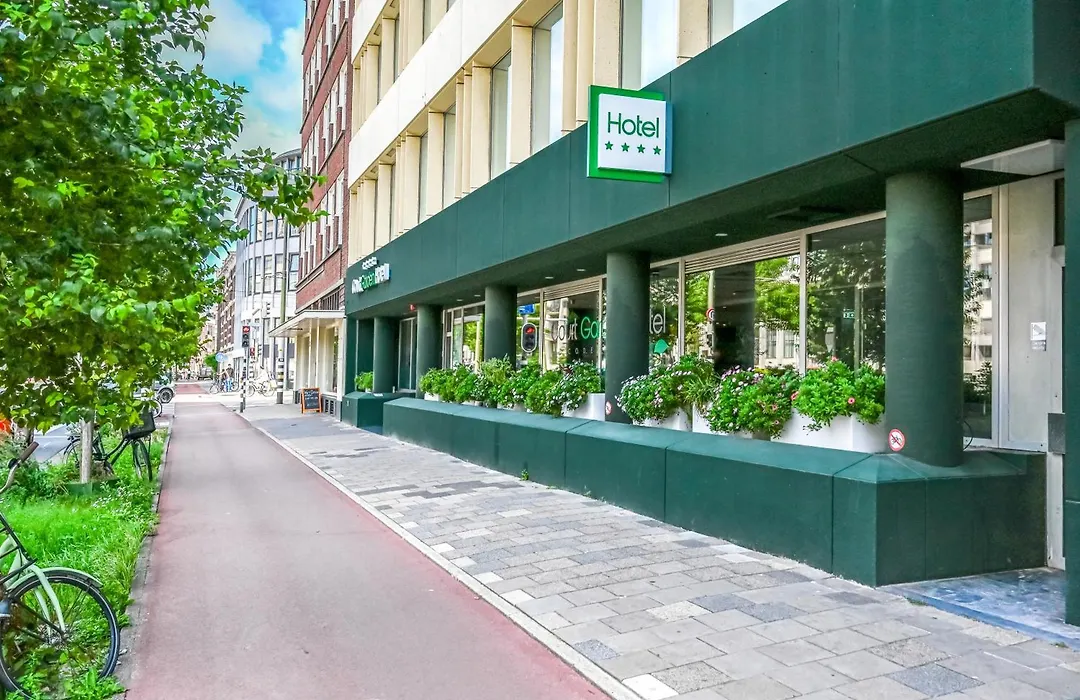 Court Garden Hotel - Ecodesigned-1
