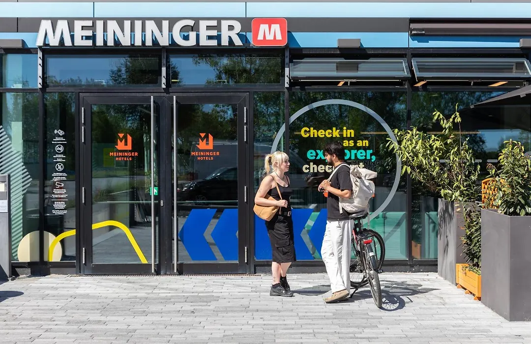 MEININGER Hotel Berlin Airport-1