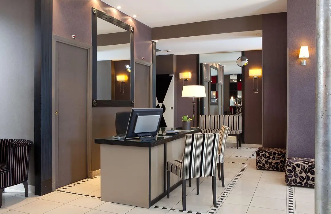 Hotel Eiffel Seine-1