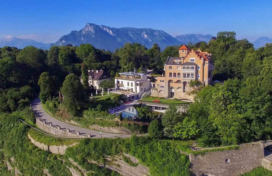 Hotel Schloss Moenchstein-1
