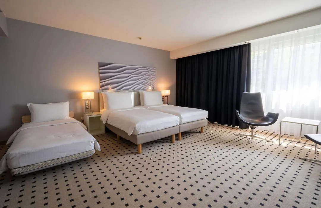 Radisson Blu Conference Hotel, Duesseldorf-1