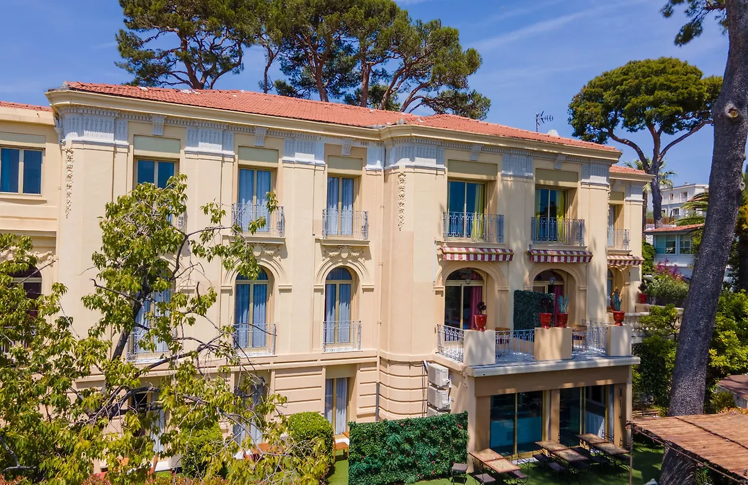 Hotel Petit Palais-1