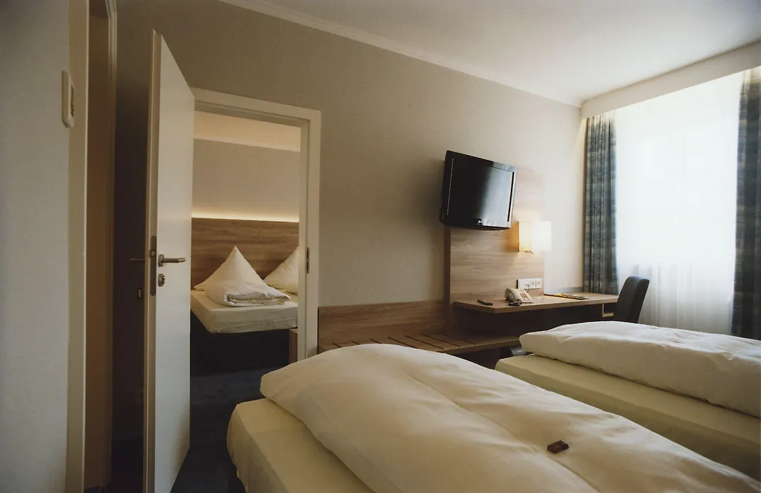 Hotel Jedermann-1