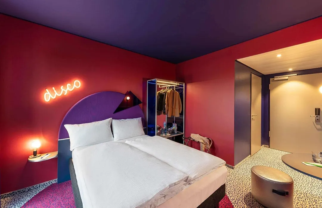 Ibis Styles Muenchen Perlach-1
