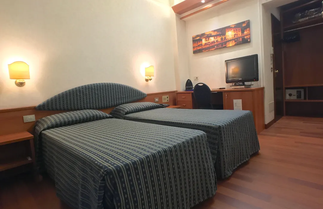 Hotel Mec-1