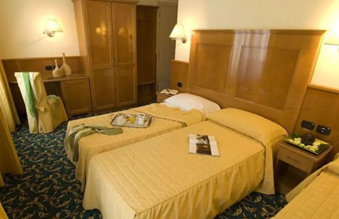 Hotel Cinque Giornate-1