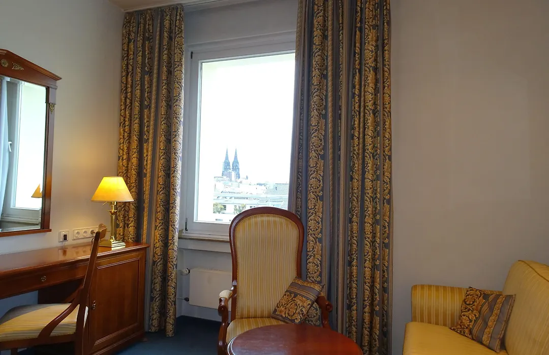 Tante Alma'S Koelner Hotel-1