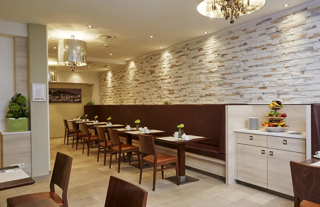 H+ Hotel Muenchen-1