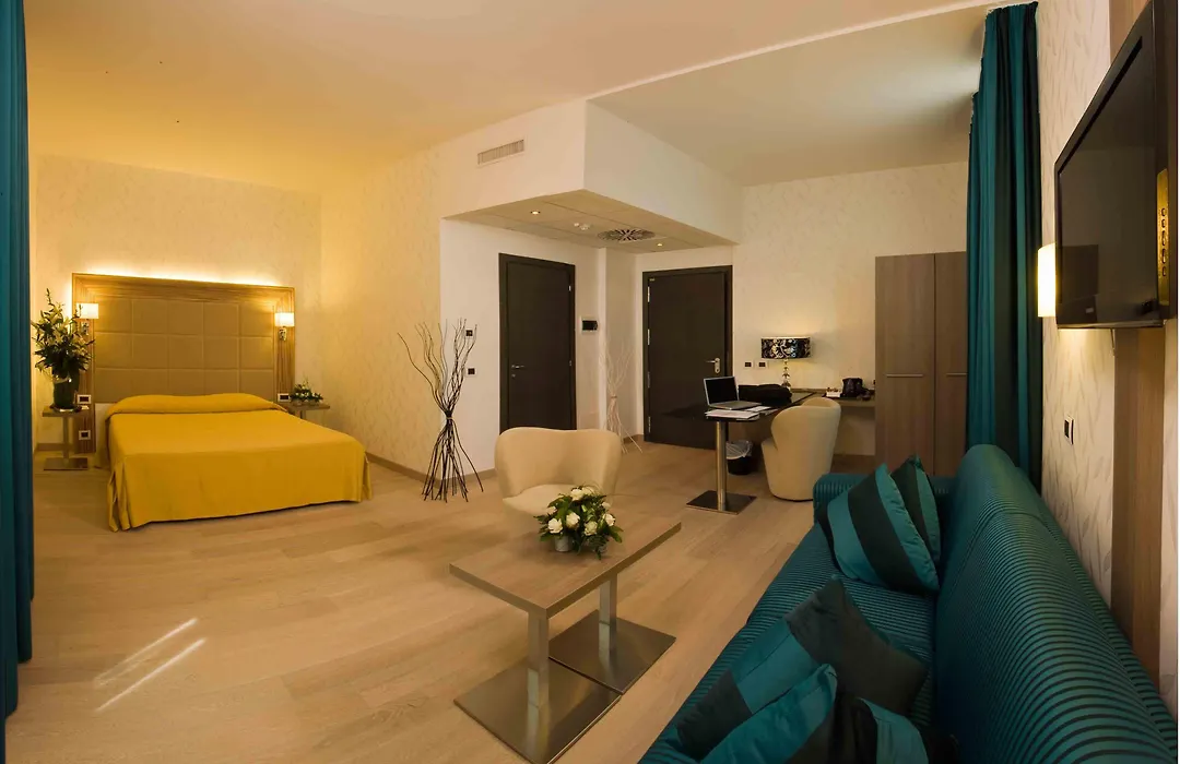 Hotel Cosmopolitan Bologna-1