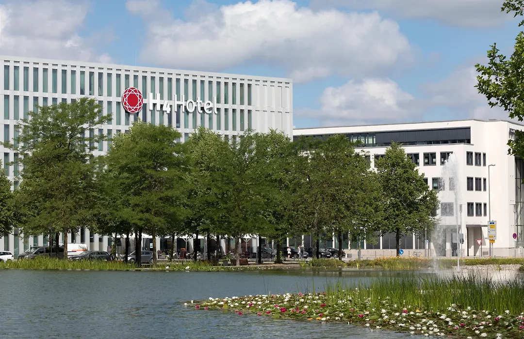 H4 Hotel Muenchen Messe-1