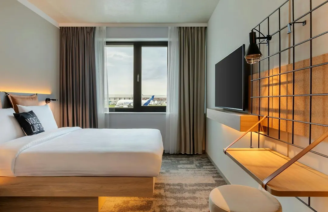 Moxy Hamburg - Finkenwerder-1