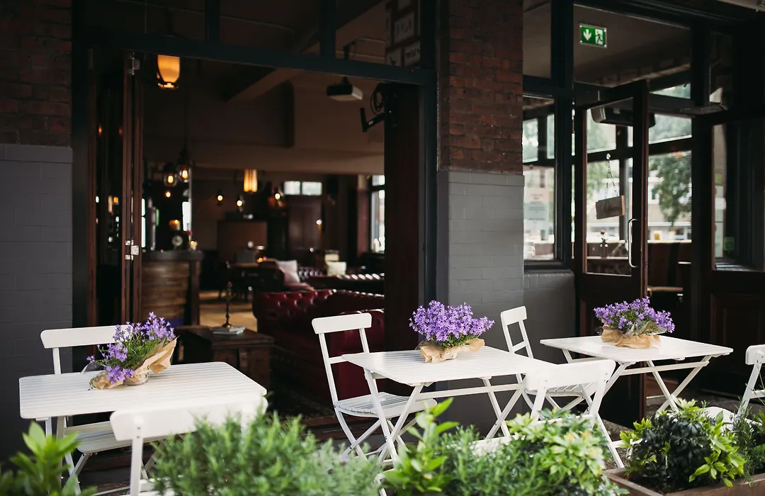 The Captain Cook-1