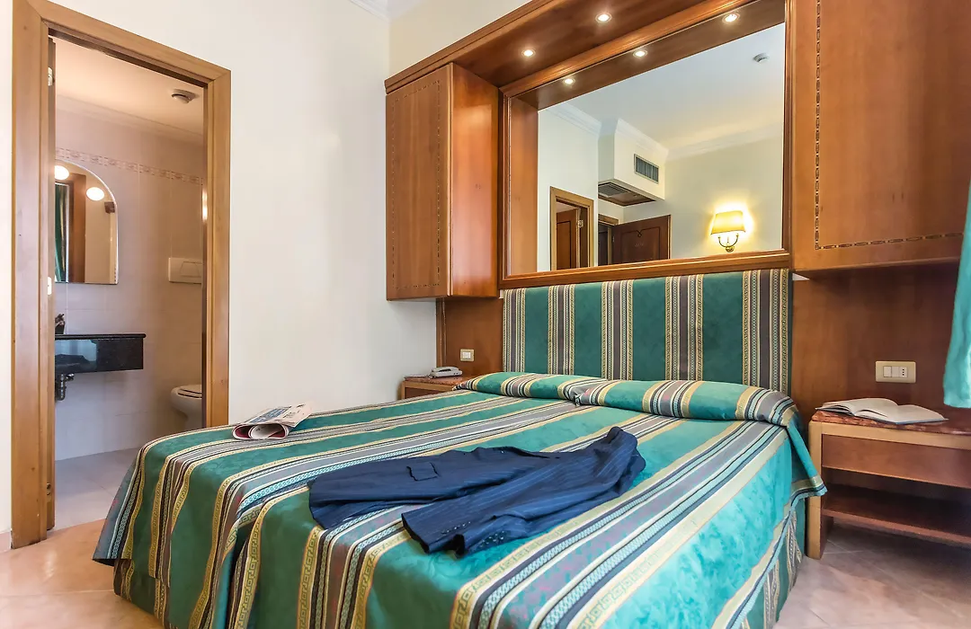 Raeli Hotel Floridia-1