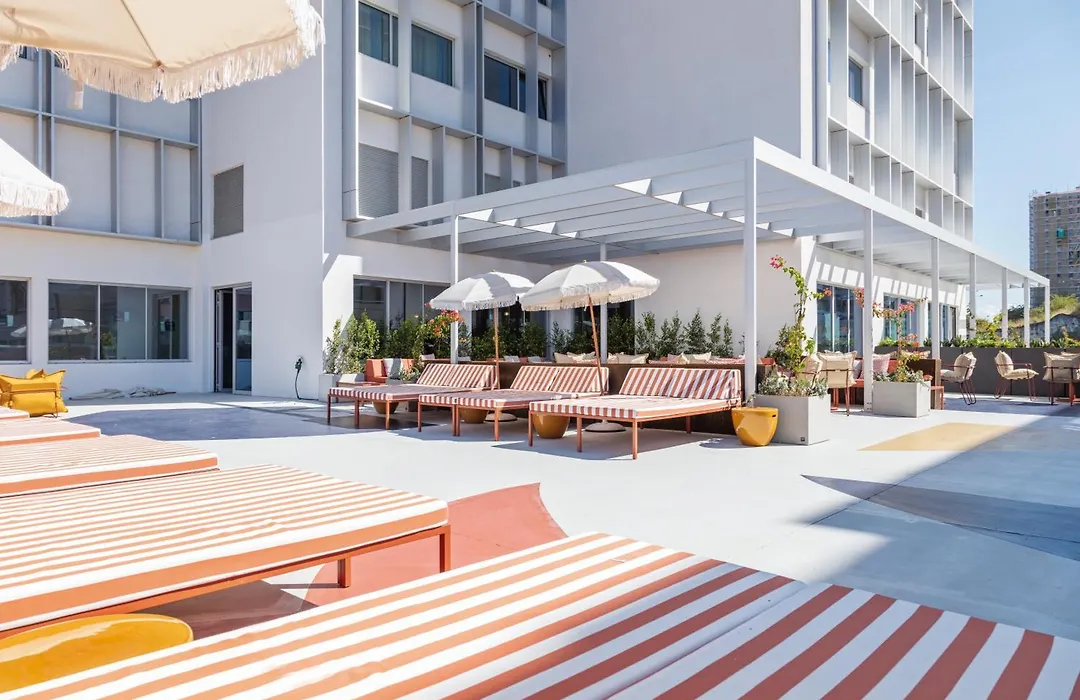 Hotel Acta Moa-1