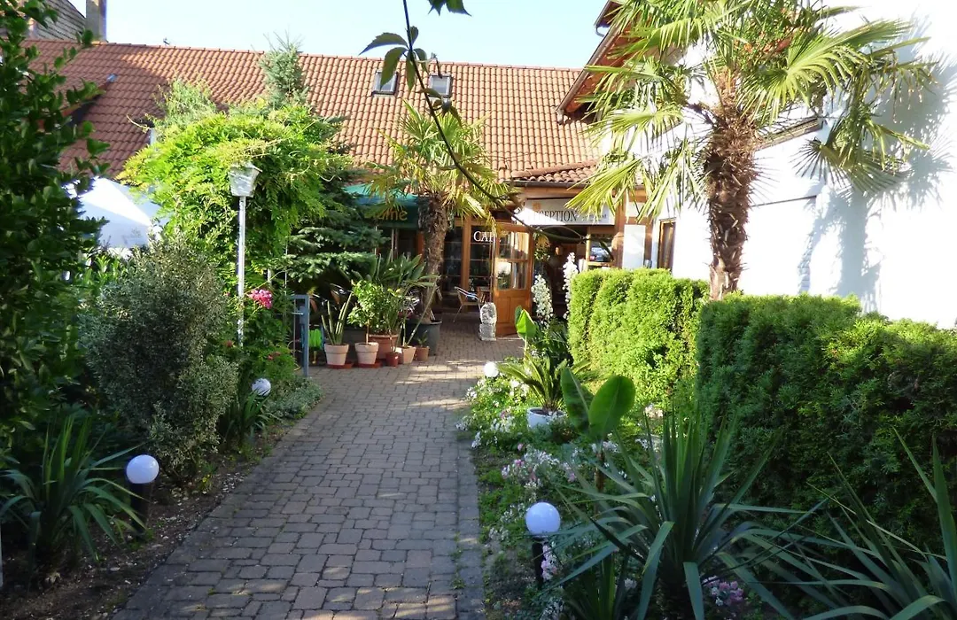 Hotel Blume-1