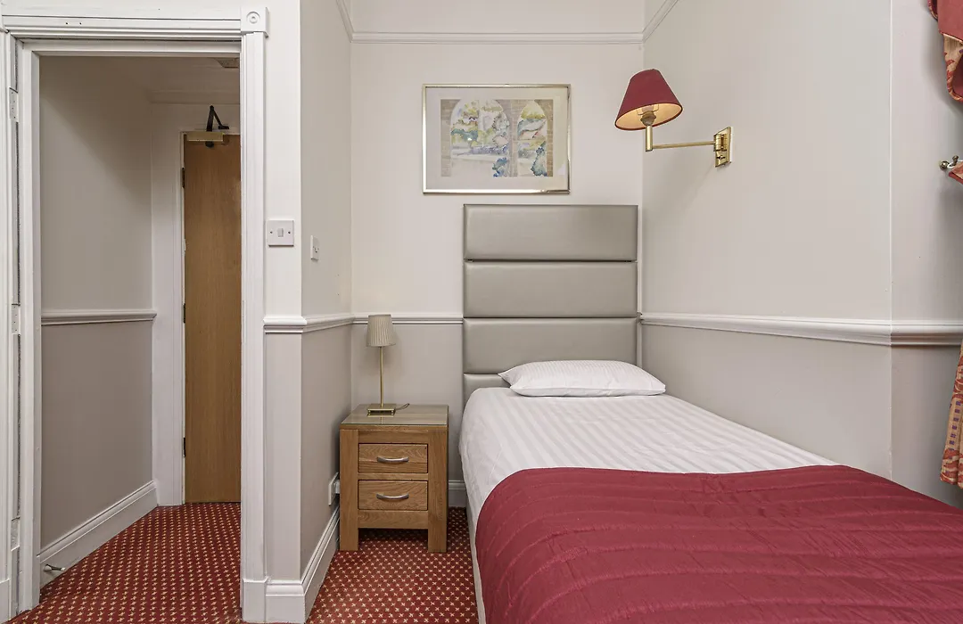 Hyde Park Radnor Hotel B&B-1