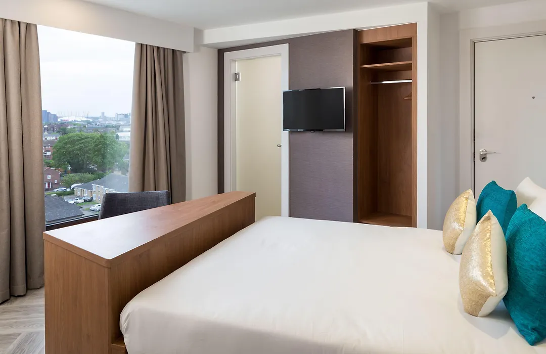 Roomzzz London Stratford-1